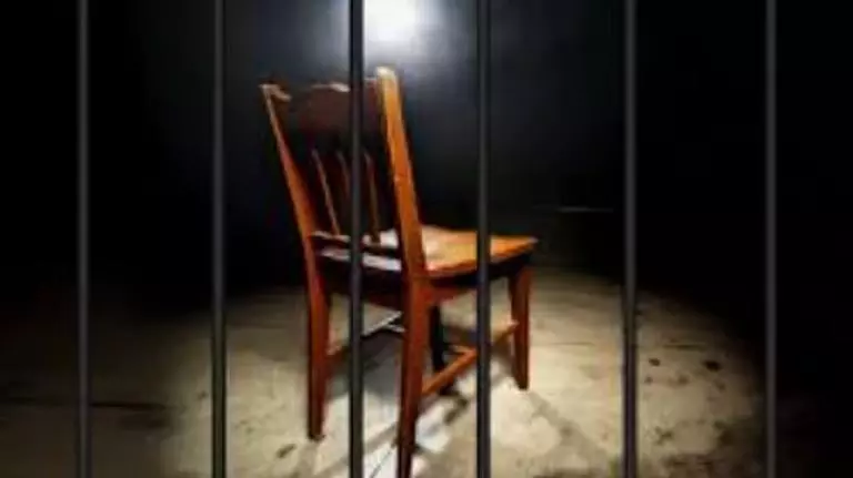 GOA: धोखाधड़ी-मानव तस्करी मामले में शबरीश मांजरेकर को पुलिस हिरासत में लिया GOA: धोखाधड़ी-मानव तस्करी मामले में शबरीश मांजरेकर को पुलिस हिरासत में लिया