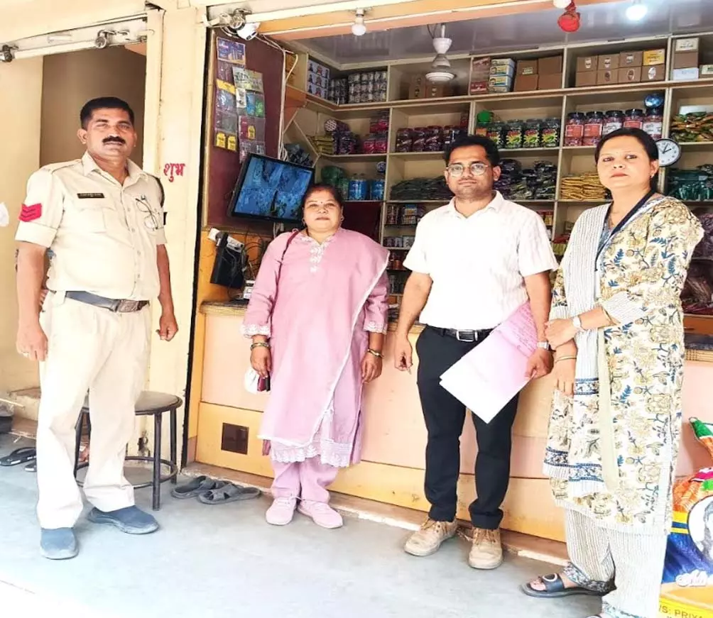 राष्ट्रीय तम्बाकू नियंत्रण कार्यक्रम के तहत चालानी कार्रवाई, 18 चालान काटे राष्ट्रीय तम्बाकू नियंत्रण कार्यक्रम के तहत चालानी कार्रवाई, 18 चालान काटे