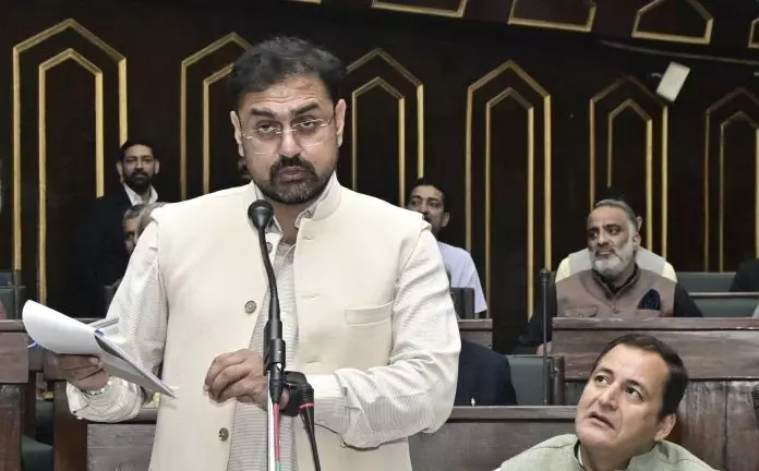 Jammu: सरकार ने इसके निहितार्थों के कारण राशन कार्डों के विभाजन की पहल से इनकार किया Jammu: सरकार ने इसके निहितार्थों के कारण राशन कार्डों के विभाजन की पहल से इनकार किया