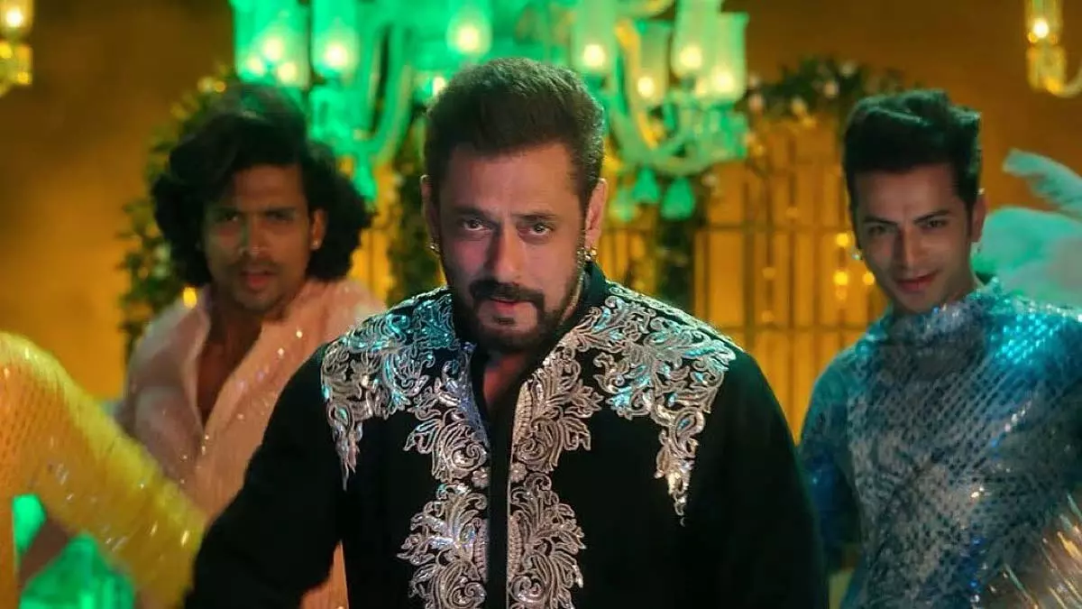 सलमान खान के लेटेस्ट गाने जोहरा जबीं का कुर्ता ईद से पहले एक नया फैशन ट्रेंड सलमान खान के लेटेस्ट गाने जोहरा जबीं का कुर्ता ईद से पहले एक नया फैशन ट्रेंड