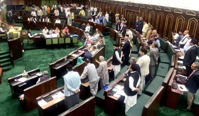चार्टर्ड उड़ानों पर 35 करोड़ रुपये खर्च, NC-कांग्रेस ने हाउस कमिशन का समर्थन किया चार्टर्ड उड़ानों पर 35 करोड़ रुपये खर्च, NC-कांग्रेस ने हाउस कमिशन का समर्थन किया