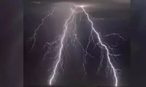 Ghazipur : आकाशीय बिजली गिरने से दंपती और मासूम बच्चे की मौत, गांव में कोहराम