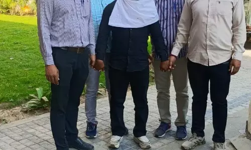 डीयू पूर्व प्रोफेसर के घर डकैती के आरोप में 2 गिरफ्तार