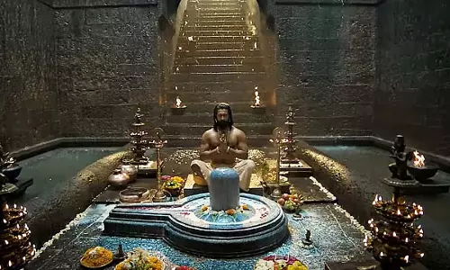छावा फिल्म महाराष्ट्र दंगों का कारण है, इसे तुरंत प्रतिबंधित किया जाए: मौलाना का आरोप!