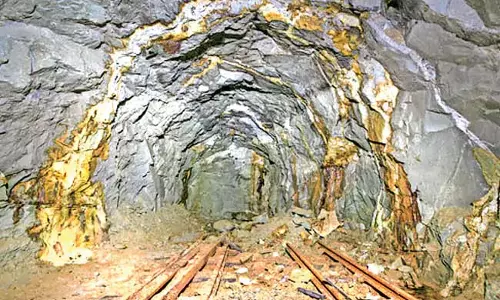 Odisha: राज्य में 1500 किलोग्राम सोने के प्रारंभिक भंडार की खोज की गई Odisha: राज्य में 1500 किलोग्राम सोने के प्रारंभिक भंडार की खोज की गई