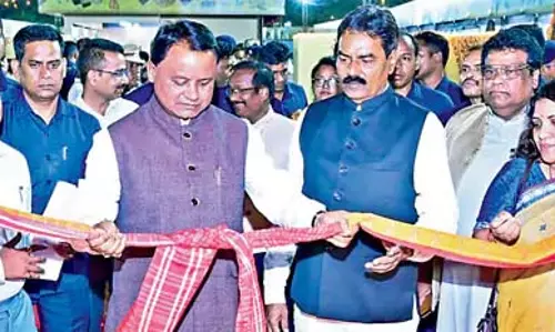 CM Majhi: जनता मैदान में 19वें तोशाली हथकरघा और कुटीर शिल्प मेला-2025 का उद्घाटन किया CM Majhi: जनता मैदान में 19वें तोशाली हथकरघा और कुटीर शिल्प मेला-2025 का उद्घाटन किया