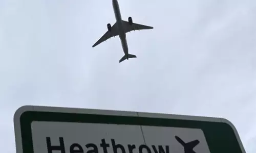 UK: हीथ्रो एयरपोर्ट ने बिजली आपूर्ति बाधित होने के कारण पूर्ण बंद की घोषणा की