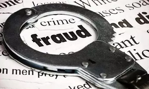 Maharashtra : पेट्रोल पंप डीलरशिप एजेंट बनकर ठगों ने धुले के 37 वर्षीय व्यक्ति से 55 लाख रुपये ठगे Maharashtra : पेट्रोल पंप डीलरशिप एजेंट बनकर ठगों ने धुले के 37 वर्षीय व्यक्ति से 55 लाख रुपये ठगे