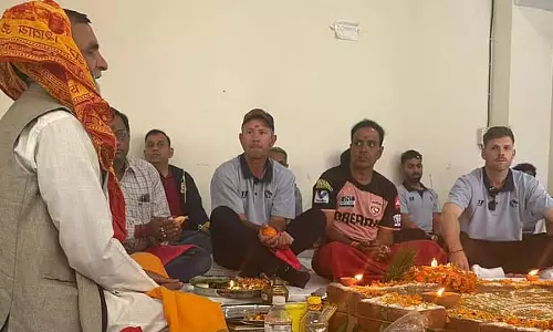 Punjab टीम ने आईपीएल ट्रॉफी के लिए प्रार्थना की