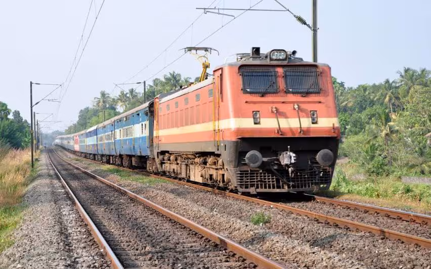 Kerala : सबरी एक्सप्रेस सहित कई ट्रेनों को एलएचबी कोच में अपग्रेड किया गया Kerala : सबरी एक्सप्रेस सहित कई ट्रेनों को एलएचबी कोच में अपग्रेड किया गया