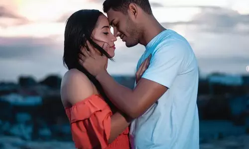 Relationship Tips : पार्टनर को ऐसे करें संतुष्ट