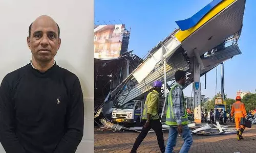 घाटकोपर होर्डिंग हादसा: कारोबारी अरशद खान को जमानत; भावेश भिंडे समेत 5 आरोपी जेल से बाहर घाटकोपर होर्डिंग हादसा: कारोबारी अरशद खान को जमानत; भावेश भिंडे समेत 5 आरोपी जेल से बाहर