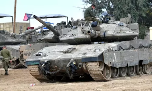 हमास द्वारा Israel पर रॉकेट दागे जाने के बाद इजरायली सेना ने गाजा में जमीनी अभियान का विस्तार किया