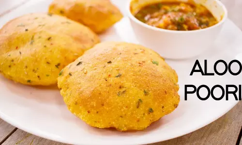 डिनर में Try करे Aalu Puri, विशेष अवसरों पर है बेस्ट डिनर में Try करे Aalu Puri, विशेष अवसरों पर है बेस्ट