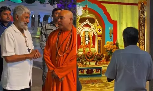 Vivek Agnihotri ने गोरखनाथ मंदिर में पूजा-अर्चना की