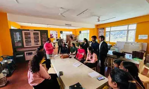 ग्रामीण महिला उद्यमियों को Shoolini University में व्यवसाय कौशल प्राप्त करना