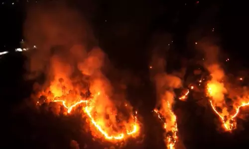 Haridwar: हवन के दौरान आश्रम के कमरे में लगी आग, बुरी तरह झुलसा सेवक Haridwar: हवन के दौरान आश्रम के कमरे में लगी आग, बुरी तरह झुलसा सेवक