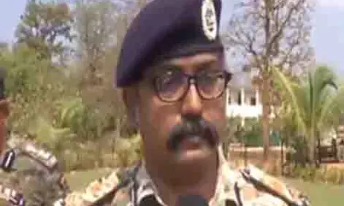 कई सफल नक्सल ऑपरेशन में रहे शामिल: बस्तर IG ने DRG जवान राजू ओयाम को दी श्रद्धांजलि कई सफल नक्सल ऑपरेशन में रहे शामिल: बस्तर IG ने DRG जवान राजू ओयाम को दी श्रद्धांजलि