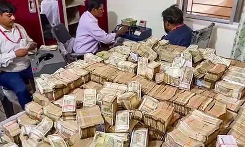Delhi: हाई कोर्ट के जज के घर में छिपा था पैसा! आग लगने से हुआ खुलास