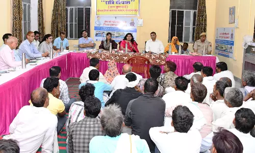 Madhopur: जिला कलेक्टर ने श्यामपुरा में रात्रि चौपाल कर सुनी ग्रामीणों की समस्याएं Madhopur: जिला कलेक्टर ने श्यामपुरा में रात्रि चौपाल कर सुनी ग्रामीणों की समस्याएं