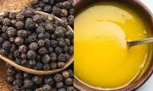 Healthy Life : देसी घी और काली मिर्च का सेवन: जानें जबरदस्त फायदे Healthy Life : देसी घी और काली मिर्च का सेवन: जानें जबरदस्त फायदे