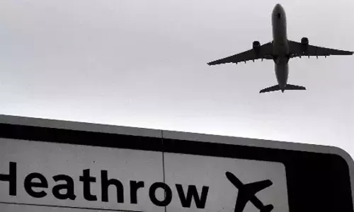 London का हीथ्रो हवाई अड्डा आग लगने के कारण बिजली आपूर्ति बाधित होने के कारण बंद London का हीथ्रो हवाई अड्डा आग लगने के कारण बिजली आपूर्ति बाधित होने के कारण बंद