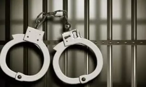 Goa पुलिस ने अंतरराष्ट्रीय हाइड्रोपोनिक मारिजुआना ड्रग गिरोह के मुख्य आरोपी को गिरफ्तार किया Goa पुलिस ने अंतरराष्ट्रीय हाइड्रोपोनिक मारिजुआना ड्रग गिरोह के मुख्य आरोपी को गिरफ्तार किया