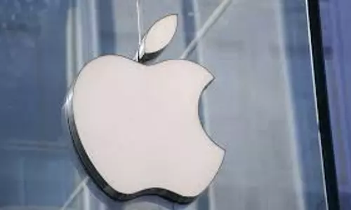 Apple इंटेलिजेंस फीचर्स को लेकर Apple पर हुआ केस