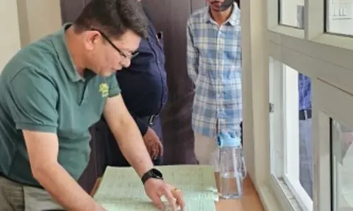 Sikkim : श्रम सचिव ने रंगपो में श्रमिक पंजीकरण प्रक्रिया का निरीक्षण किया Sikkim : श्रम सचिव ने रंगपो में श्रमिक पंजीकरण प्रक्रिया का निरीक्षण किया