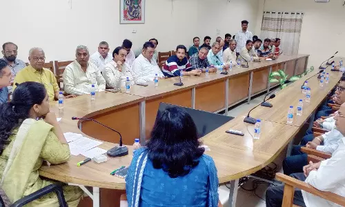 district collector ने संवाद कार्यक्रम में व्यापारियों को किया अधिकाधिक राजस्व जमा district collector ने संवाद कार्यक्रम में व्यापारियों को किया अधिकाधिक राजस्व जमा