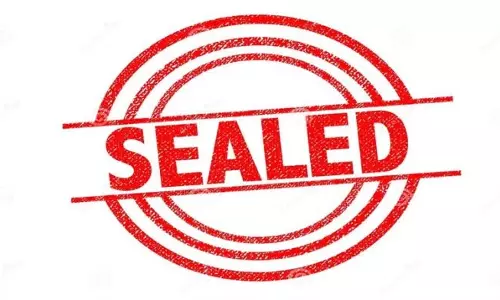 Jammu: नशीली दवाओं की अवैध बिक्री के लिए मेडिकल दुकान सील Jammu: नशीली दवाओं की अवैध बिक्री के लिए मेडिकल दुकान सील
