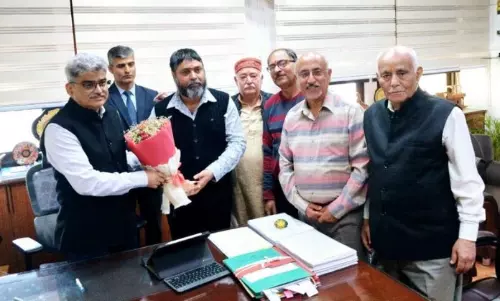 KP के प्रतिनिधिमंडल ने मुख्य सचिव से मुलाकात की KP के प्रतिनिधिमंडल ने मुख्य सचिव से मुलाकात की