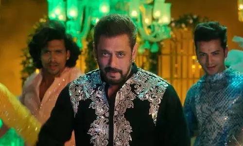 सलमान खान के लेटेस्ट गाने जोहरा जबीं का कुर्ता ईद से पहले एक नया फैशन ट्रेंड सलमान खान के लेटेस्ट गाने जोहरा जबीं का कुर्ता ईद से पहले एक नया फैशन ट्रेंड
