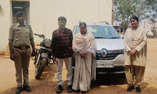 CG: ग्रामीण विकास के नाम पर 51.87 लाख की धोखाधड़ी, पति-पत्नी गिरफ्तार CG: ग्रामीण विकास के नाम पर 51.87 लाख की धोखाधड़ी, पति-पत्नी गिरफ्तार