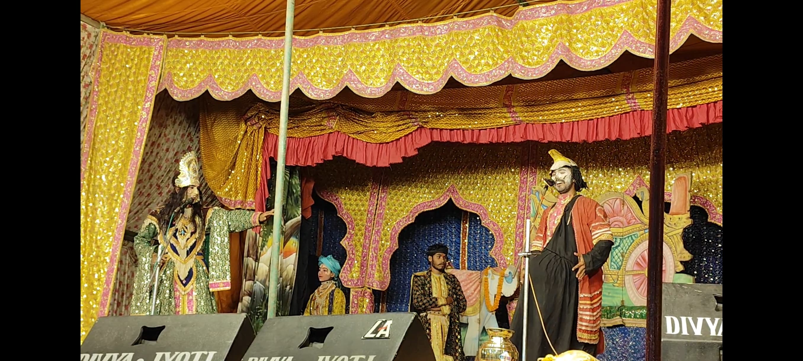 श्रीकृष्ण को नन्द के घर ले जाने वाले दृश्य से रोमांचित हुए श्रद्धालु