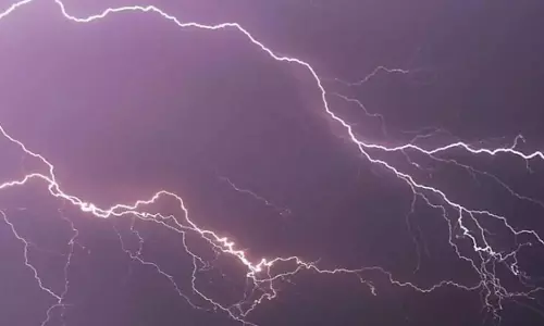ओडिशा मौसम अलर्ट: आईएमडी ने भयंकर तूफान, ओलावृष्टि की चेतावनी दी ओडिशा मौसम अलर्ट: आईएमडी ने भयंकर तूफान, ओलावृष्टि की चेतावनी दी