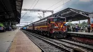 Bihar: आरपीएफ ने 9 पत्थरबाजों को किया गिरफ्तार Bihar: आरपीएफ ने 9 पत्थरबाजों को किया गिरफ्तार