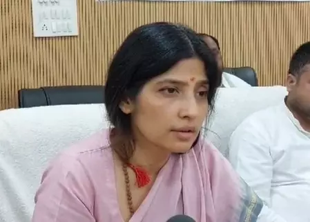 नागपुर में हुई घटना के लिए महाराष्ट्र सरकार जिम्मेदार : डिंपल यादव नागपुर में हुई घटना के लिए महाराष्ट्र सरकार जिम्मेदार : डिंपल यादव