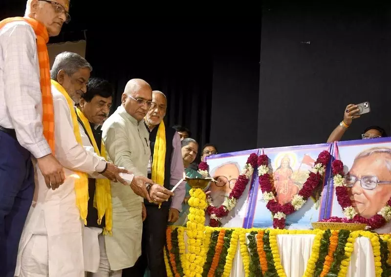 Delhi BJP 1975 के आपातकाल के खिलाफ लड़ने वाले ‘लोकतंत्र सेनानियों’ को सम्मानित किया Delhi BJP 1975 के आपातकाल के खिलाफ लड़ने वाले ‘लोकतंत्र सेनानियों’ को सम्मानित किया
