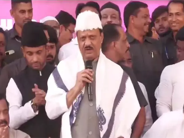 मुसलमानों को डराने या सांप्रदायिक विवाद को बढ़ावा देने वालों को बख्शा नहीं जाएगा: Ajit Pawar मुसलमानों को डराने या सांप्रदायिक विवाद को बढ़ावा देने वालों को बख्शा नहीं जाएगा: Ajit Pawar