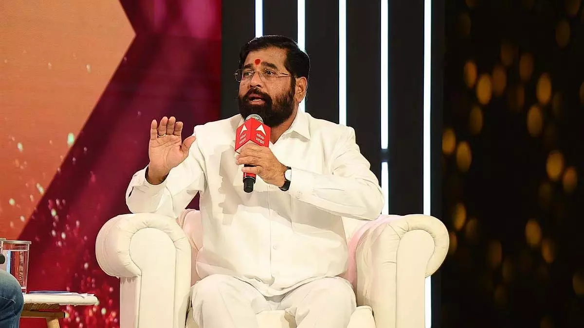 बहनों के आशीर्वाद से महाराष्ट्र नंबर वन है: Deputy CM बहनों के आशीर्वाद से महाराष्ट्र नंबर वन है: Deputy CM