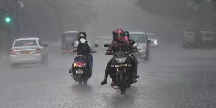 Odisha weather: IMD ने कहा, शनिवार को 12 जिलों में आंधी-तूफान की संभावना Odisha weather: IMD ने कहा, शनिवार को 12 जिलों में आंधी-तूफान की संभावना