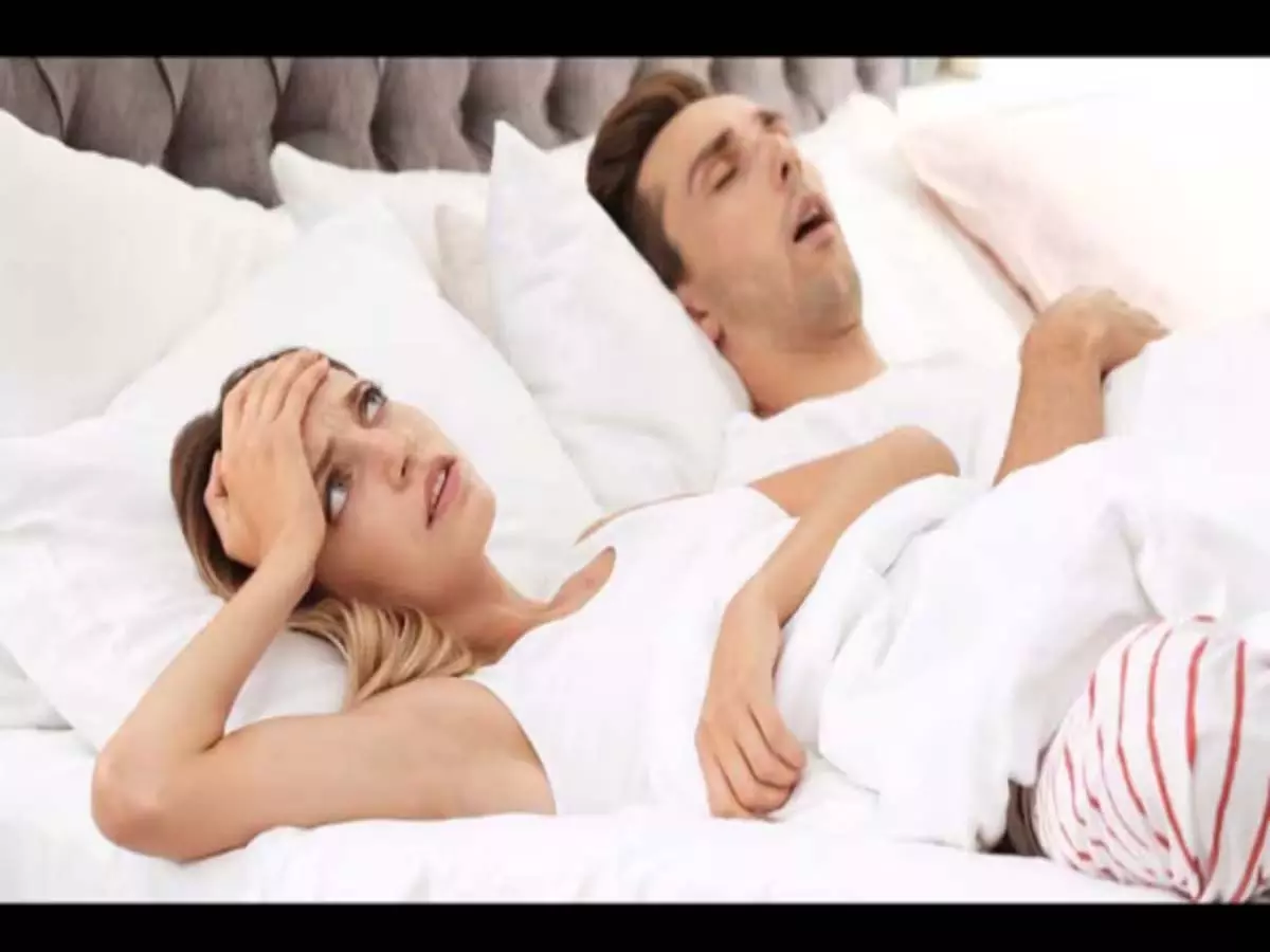 Relationship : क्या है स्लीप डिवोर्स? जानिए इसके कारण और रिश्तों पर प्रभाव Relationship : क्या है स्लीप डिवोर्स? जानिए इसके कारण और रिश्तों पर प्रभाव