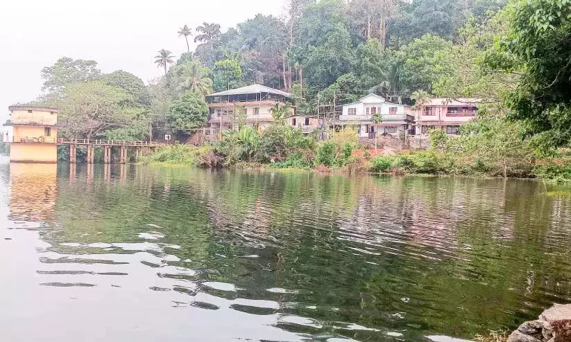 Kerala: पानी से घायल हुए लोग Kerala: पानी से घायल हुए लोग