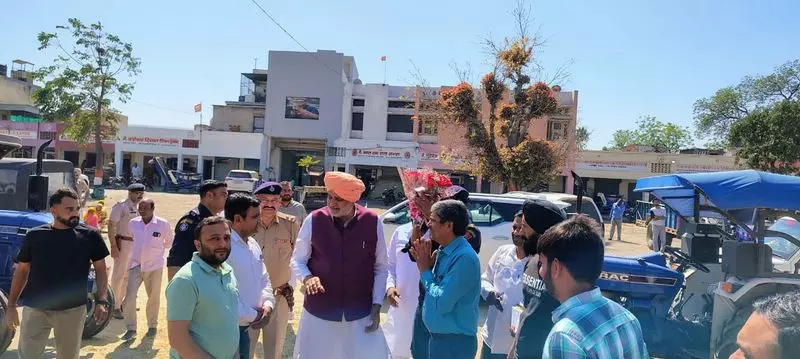 Haryana : कृषि मंत्री ने लाडवा अनाज मंडी में सरसों खरीद का निरीक्षण किया Haryana : कृषि मंत्री ने लाडवा अनाज मंडी में सरसों खरीद का निरीक्षण किया