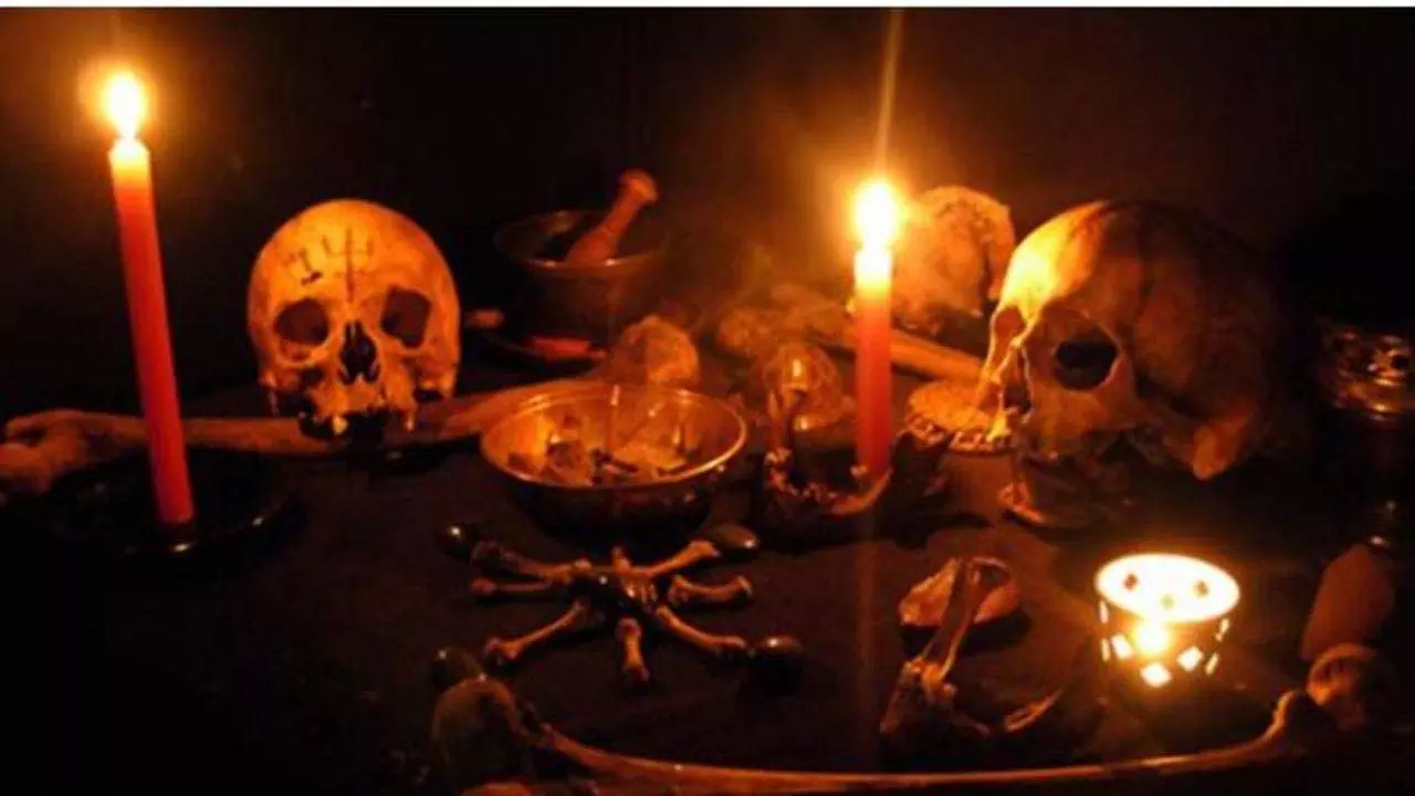 Black Magic : भारत के रहस्यमयी शहर, जहां अघोर-तंत्र और काले जादू का होता है अभ्यास Black Magic : भारत के रहस्यमयी शहर, जहां अघोर-तंत्र और काले जादू का होता है अभ्यास