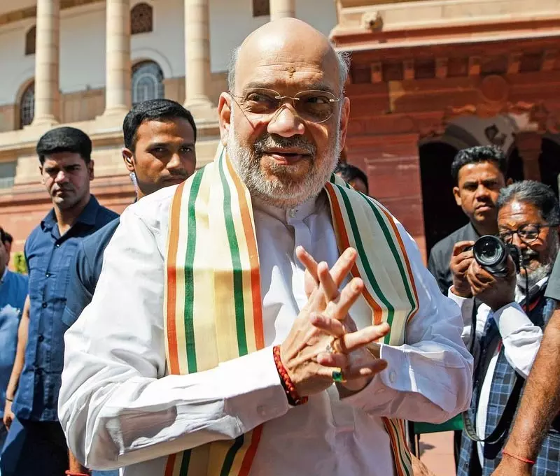 शाह ने संसद में कहा- 370 हटाकर PM ने जम्मू-कश्मीर में लोकतंत्र की नींव रखी शाह ने संसद में कहा- 370 हटाकर PM ने जम्मू-कश्मीर में लोकतंत्र की नींव रखी