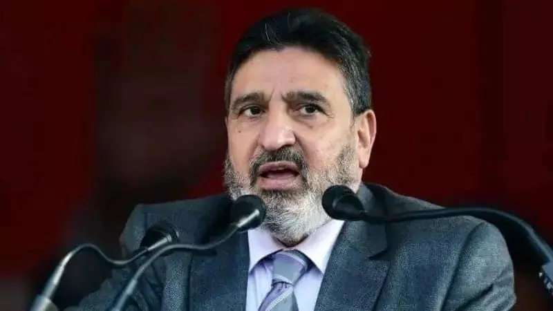 आरक्षण के लिए न्यायसंगत व्यवस्था जरूरी: Altaf Bukhari आरक्षण के लिए न्यायसंगत व्यवस्था जरूरी: Altaf Bukhari