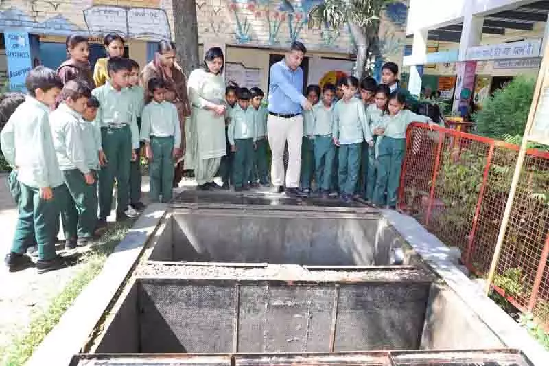 Jalandhar: 1 करोड़ लीटर से अधिक भूजल का पुनर्भरण किया जा रहा Jalandhar: 1 करोड़ लीटर से अधिक भूजल का पुनर्भरण किया जा रहा