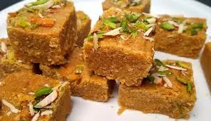 Semolina Besan Barfi खास अवसर का बनाएं हिस्सा Semolina Besan Barfi खास अवसर का बनाएं हिस्सा